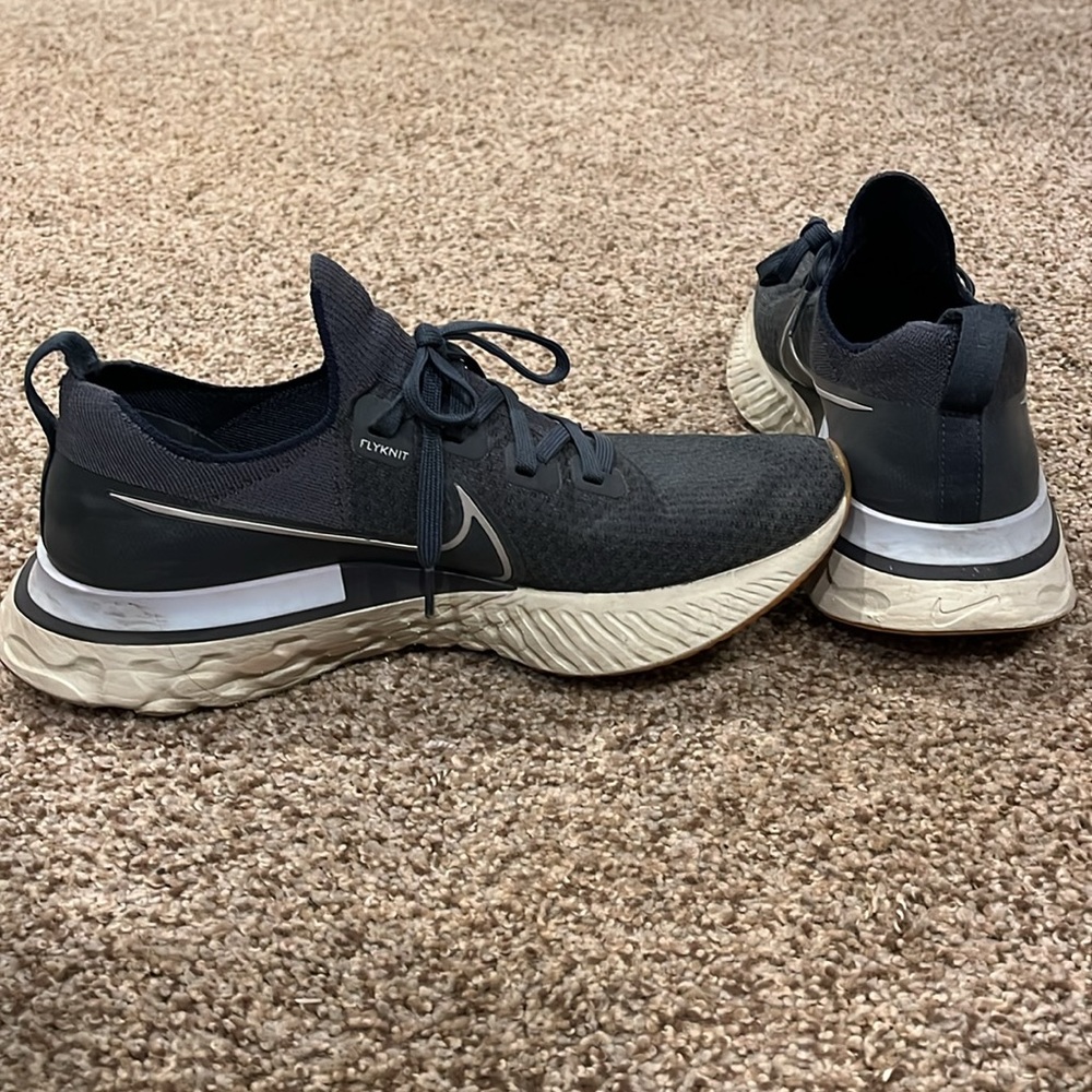 Nike Infinity React Run shoes - Picture 4 of 5